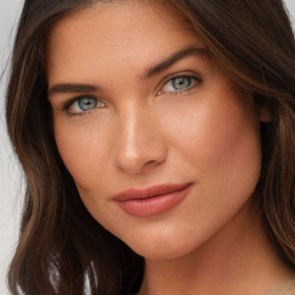 Eyes, Blush & Highlight in One — Effortless Glow Anywhere